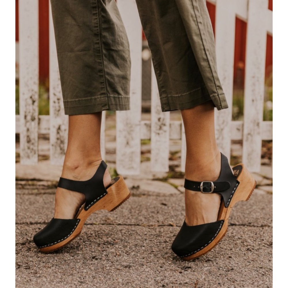 Mia Sofia Clogs